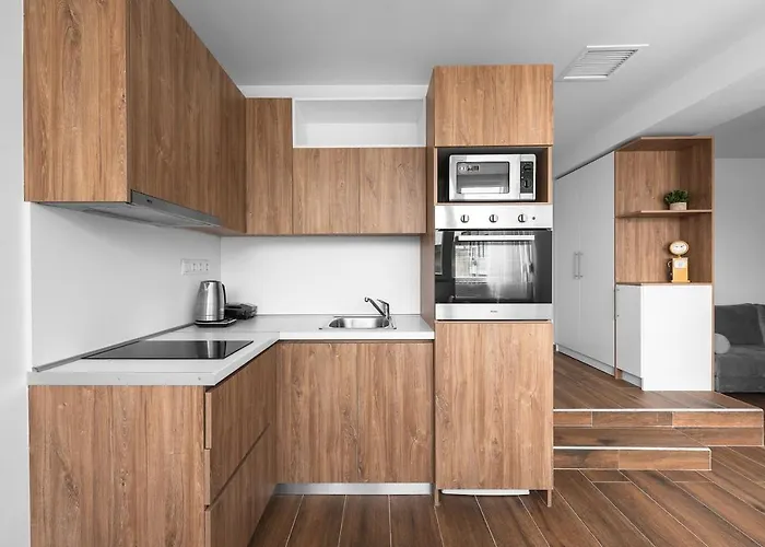 Ultima Suites, Nilie Hospitality Mgmt